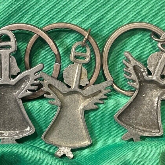 Lot of 3 Angel Key Chains Grey Metal with Grey Hearts Vintage - Picture 4 of 5
